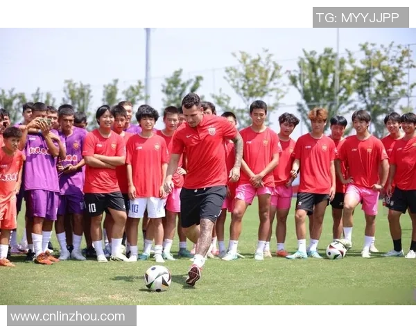 以饭卡套球星足球为主题探索校园青春与激情的独特碰撞魅力