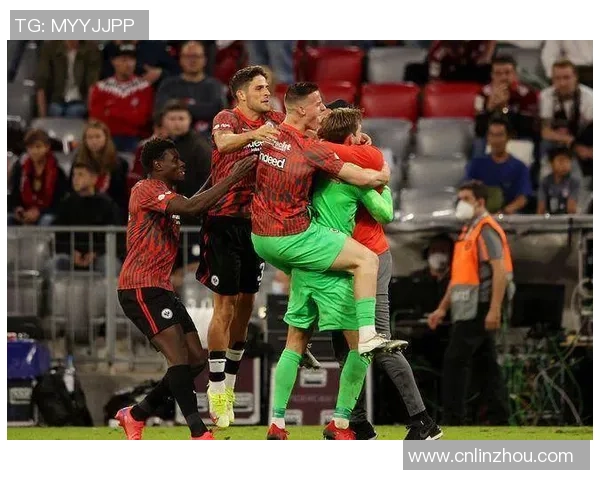 德国足球门神特拉普个人简介及其辉煌职业生涯回顾