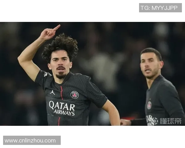 足球世界球星风采汇总 盘点顶尖球员的精彩表现与成就