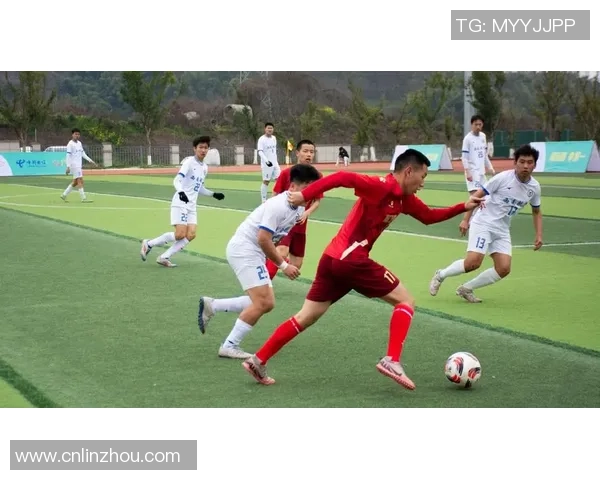 足球赛球星致辞：激情与荣耀交织，展现团队精神与不懈奋斗的力量