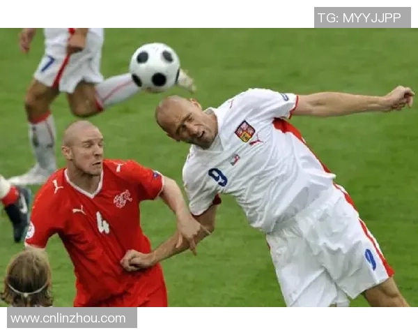 野球场偶遇世界级足球巨星引发全场轰动激情对抗点燃青春梦想